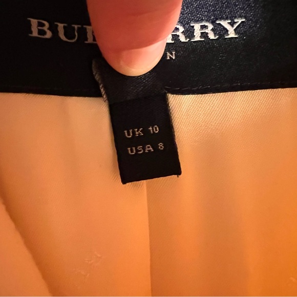 Burberry Wool Coat Women’s White Size 8 Button Long Capsule Wardrobe - Picture 5 of 14